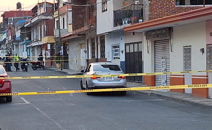 De 10 balazos asesinan a un automovilista, en la colonia El Periodista De 10 balazos asesinan a un automovilista, en la colonia El Periodista