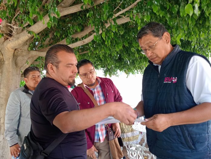 Demandan habitantes de Arantepakua que IEM niegue registro a Juan Bernardo Corona