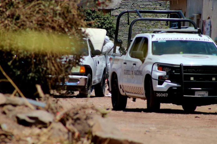 Un muerto y armas aseguradas, tras persecución y balacera en La Piedad