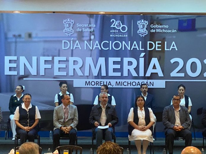 Gobierno del estado celebra a enfermeras y enfermeros en su día