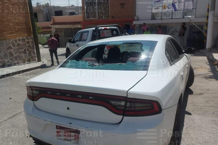 Balean auto de escoltas del candidato a diputado federal, Mauricio Prieto en Zinapécuaro