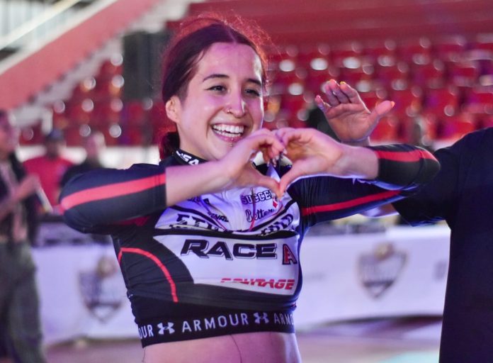 Monse Zavala regresa a lo más alto del pódium