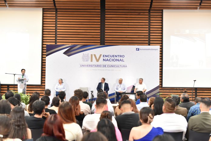 Universidades tenemos que hacer equipo con el sector productivo: Secretario Académico Universidades tenemos que hacer equipo con el sector productivo: Secretario Académico