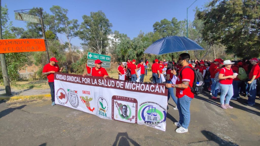 Marchan en Morelia, trabajadores de salud de expresiones sindicales nuevas