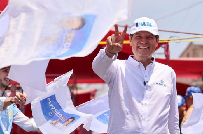 Mantiene Alfonso Martínez, sólida ventaja frente al candidato de morena
