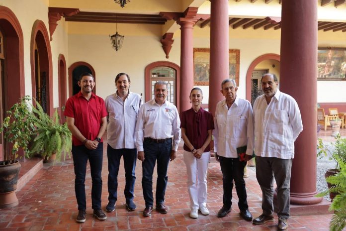 Foto columna Monge. 08 Mayo