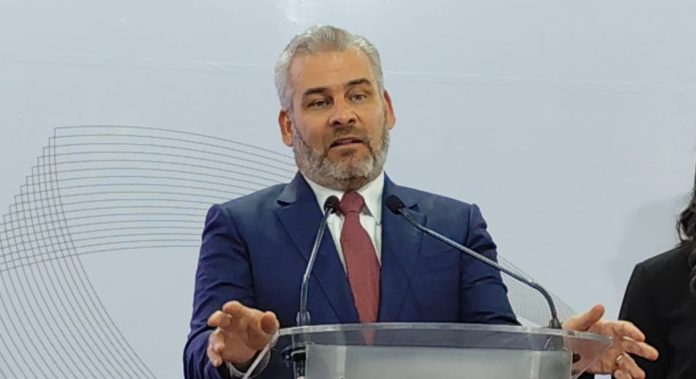 No puedo opinar, me van a multar, dice el gobernador sobre su relación con Alfonso Martínez