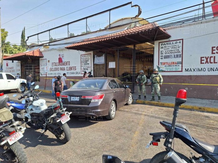 Comerciantes es asesinado a balazos en Uruapan