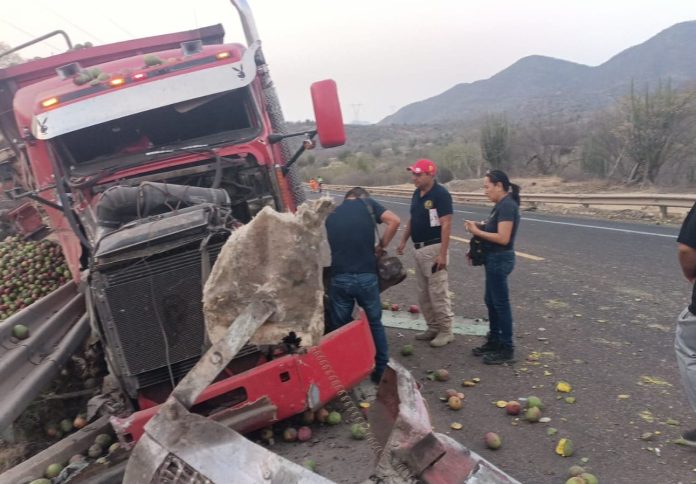 Trailero muere durante accidente en la Siglo XXI