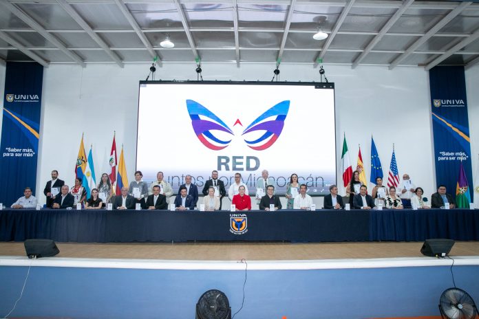 Red Juntos por Michoacán entrega el reconocimiento al Mérito a la Excelencia Educativa; docentes ejemplo intachable para el estudiantado
