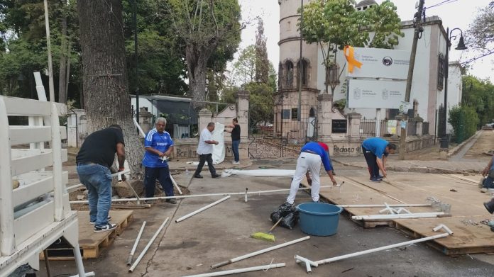 Levanta STASPE plantón frente a instalaciones de COFOM, en espera del relevo el 1 de julio