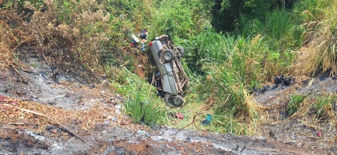 Muere joven embarazada y 10 de sus familiares resultan heridos en accidente de camioneta
