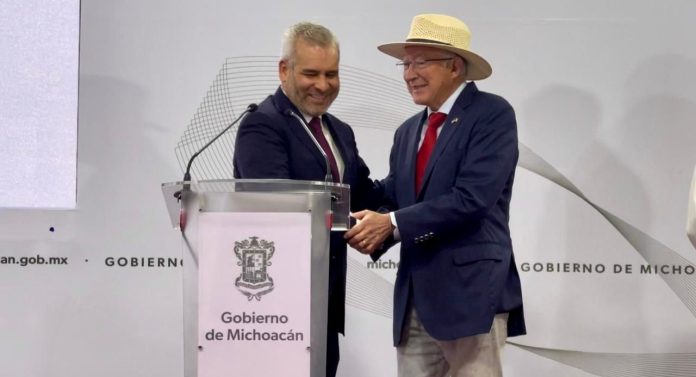 Acuerdan embajador y gobernador protocolo de seguridad para reactivar exportaciones de aguacate a EEUU