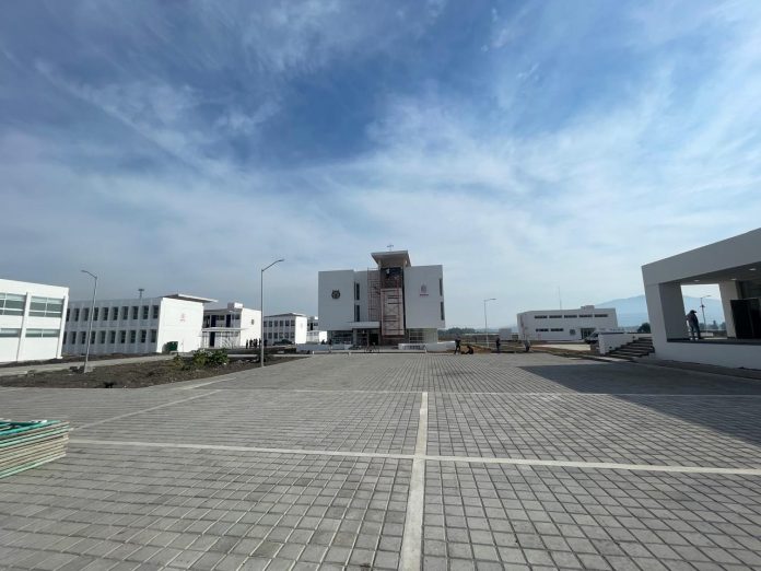 ¿Vives al interior del estado?, conoce las carreras que tienen cupo en las Unidades Profesionales de la UMSNH ¿Vives al interior del estado?, conoce las carreras que tienen cupo en las Unidades Profesionales de la UMSNH