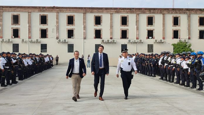 Alfonso Martínez reitera el compromiso de cerrar su gobierno con mil 200 policías Alfonso Martínez reitera el compromiso de cerrar su gobierno con mil 200 policías