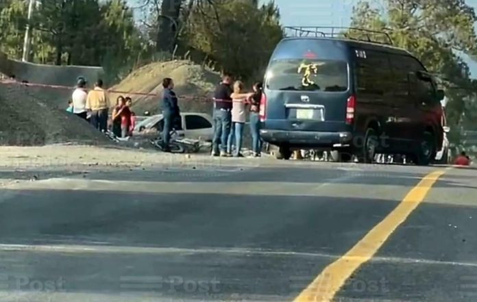 Camioneta arrolla a ciclista en la Uruapan-Paracho; hay un muerto y un herido