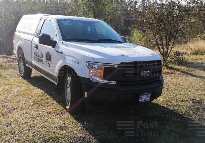 Joven es localizado muerto con heridas de bala en carretera de Cotija