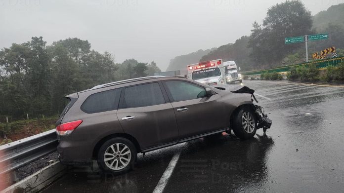 Queretano herido al sufrir accidente en la autopista Siglo XXI
