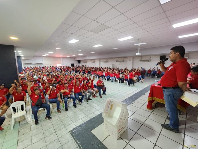 Sin solución huelga en Arcelor Mittal, Alfredo Ramírez se ofrece como mediador