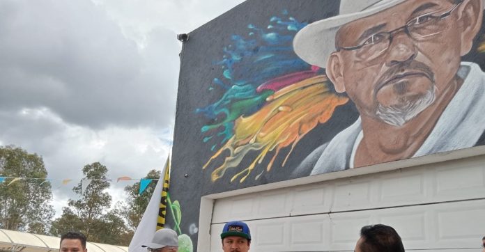 Develan mural en memoria de Hipólito Mora en Morelia
