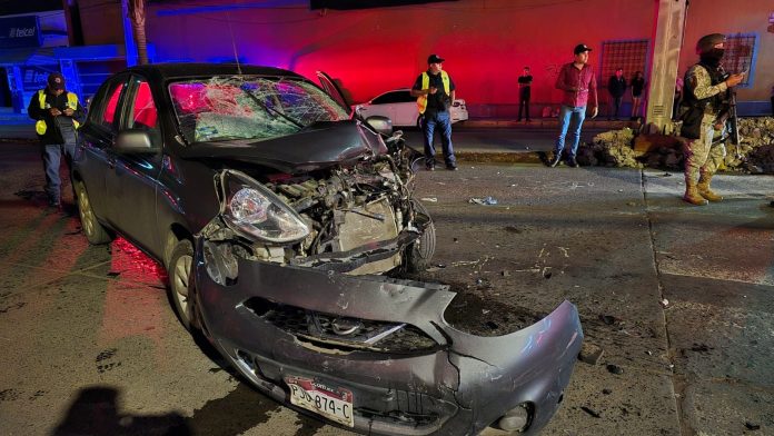 Joven herido en choque de moto y auto, en el Centro de Zamora Joven herido en choque de moto y auto, en el Centro de Zamora