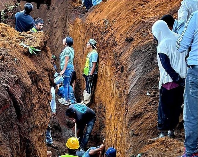 Derrumbe en obra sepulta a 5 albañiles; hay un muerto y un herido, en Nuevo Zirosto