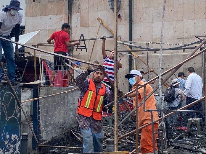 Rehabilita Ayuntamiento espacio para instalar puestos en mercado Independencia