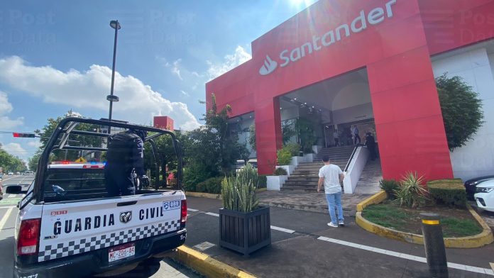 Más de 2 mdp, lo robado por ladrones a una sucursal Santander, en Morelia