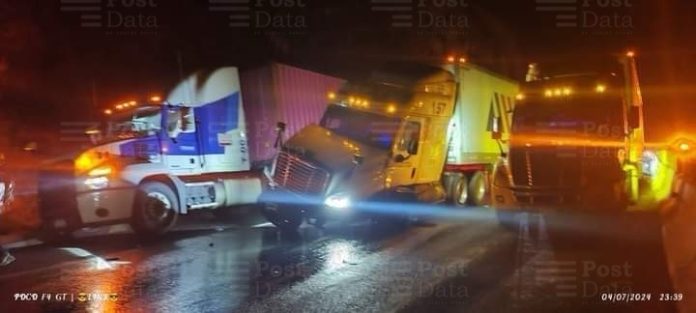 Viernes de accidentes de tráilers en la México-Guadalajara y Pátzcuaro-Cuitzeo