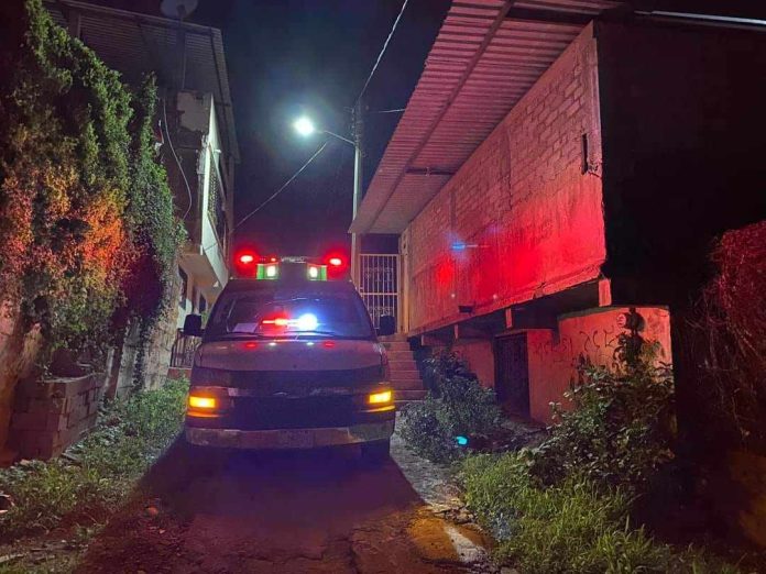 Mujer baleada muere mientras recibía atención médica, en Lázaro Cárdenas