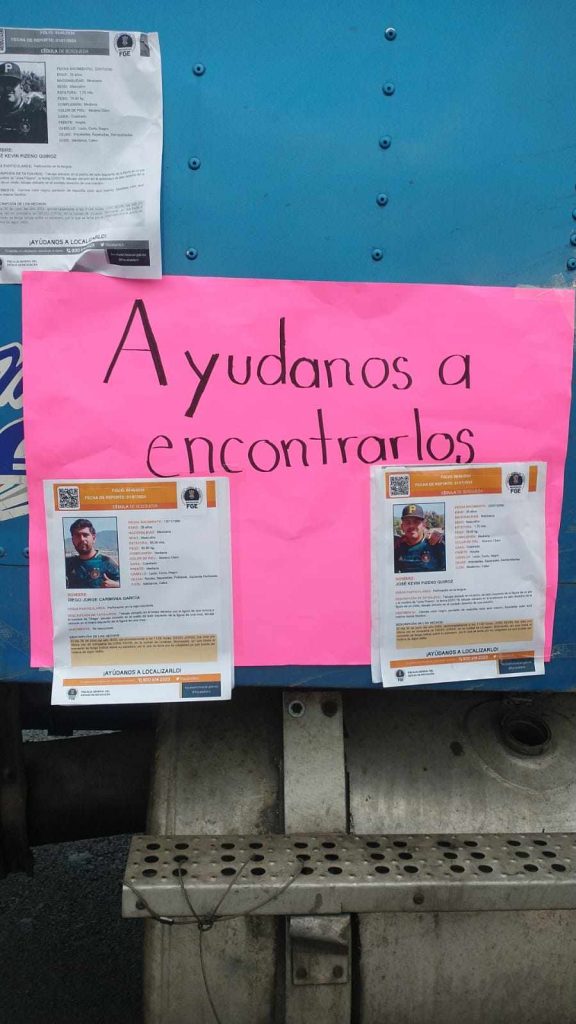 Habitantes de Caltzontzin bloquean el Boulevard Industrial por desaparición de dos jóvenes