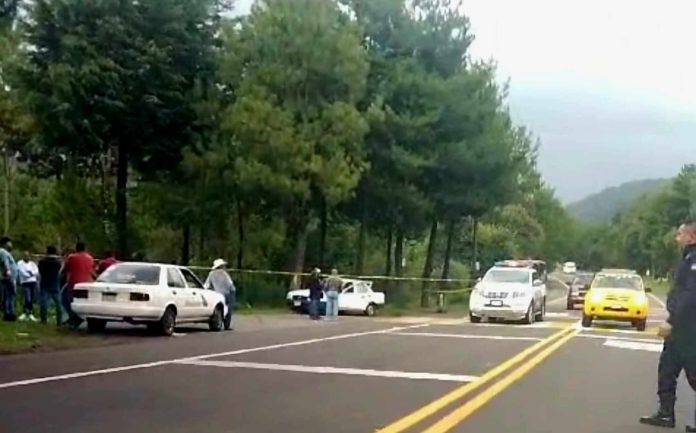 Taxista es asesinado sobre la carretera Uruapan - Los Reyes