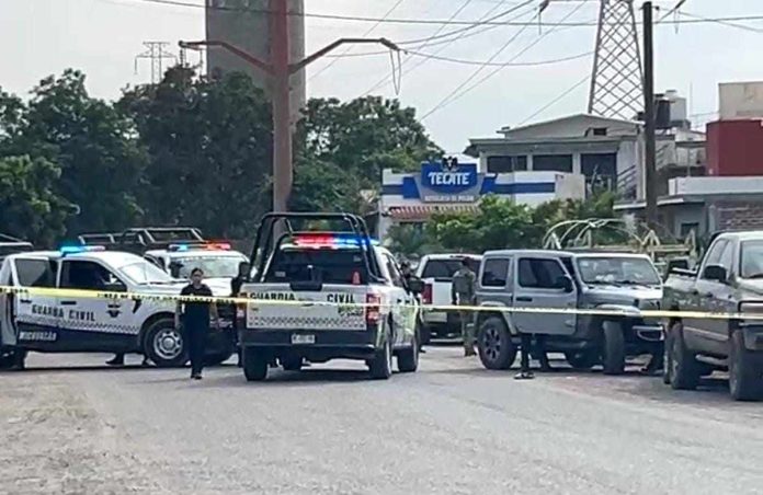 Tras persecución y balacera detienen a dos robacarros en LC