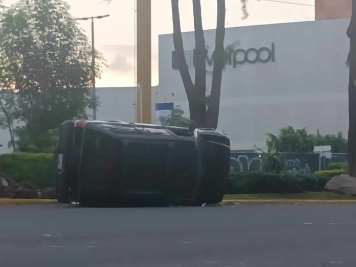 Se registran 2 volcaduras vehiculares en distintos sitios de Morelia