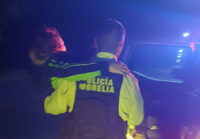 Policía Morelia auxilia en traslado de emergencia a mujer en labor de parto