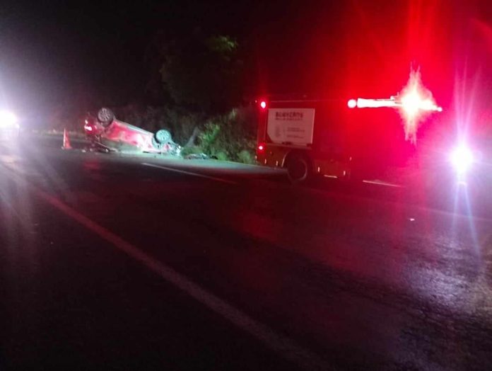 Volcadura vehicular deja 7 heridos en la Morelia-Pátzcuaro