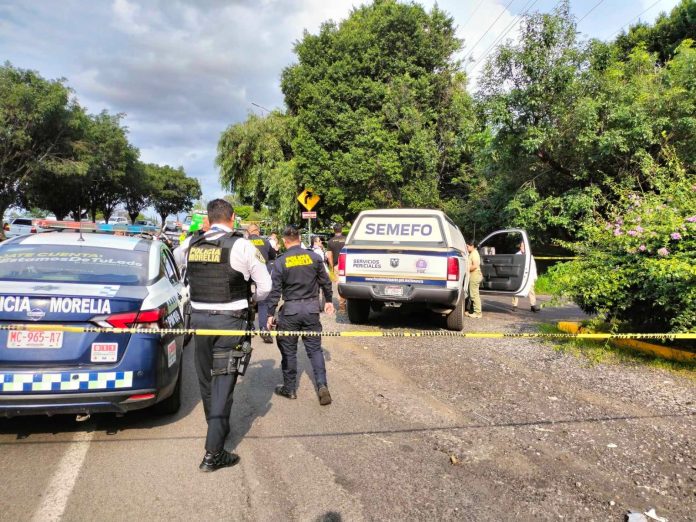 Hallan a hombre sin vida en jardinera del libramiento de Morelia