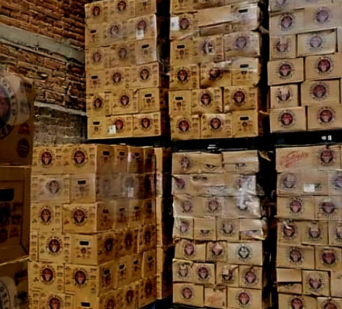 Delincuentes roban camión cargado con cerveza en la autopista México – Guadalajara