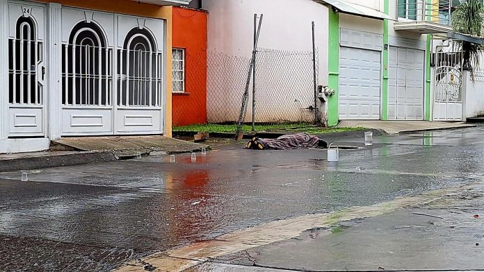 Empleado de gasolinera es asesinado en Uruapan Empleado de gasolinera es asesinado en Uruapan