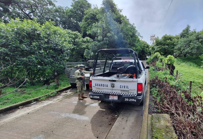 Hallan a taxista asesinado, cerca de la carretera Uruapan - Lombardía