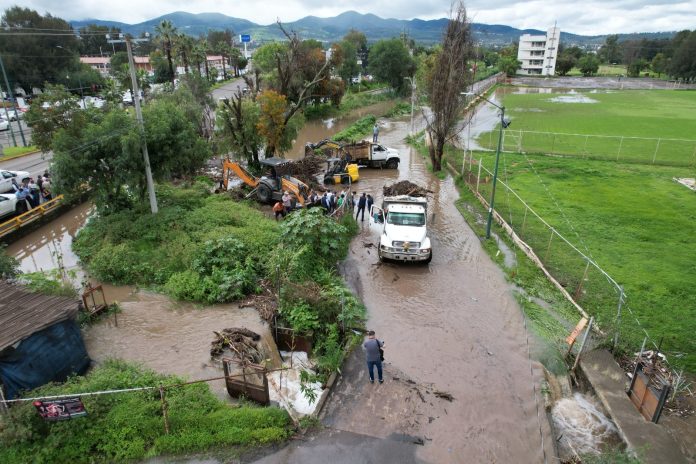 El Gobierno de Morelia mantiene jornadas de limpieza en dren Barajas El Gobierno de Morelia mantiene jornadas de limpieza en dren Barajas
