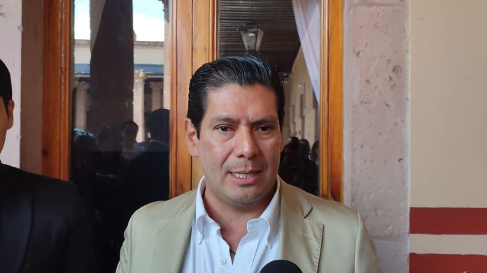 No es un hecho que el diputado local por el distrito 10 de Morelia, Marco Polo Aguirre Chávez, cuya candidatura en los comicios pasados fue siglada