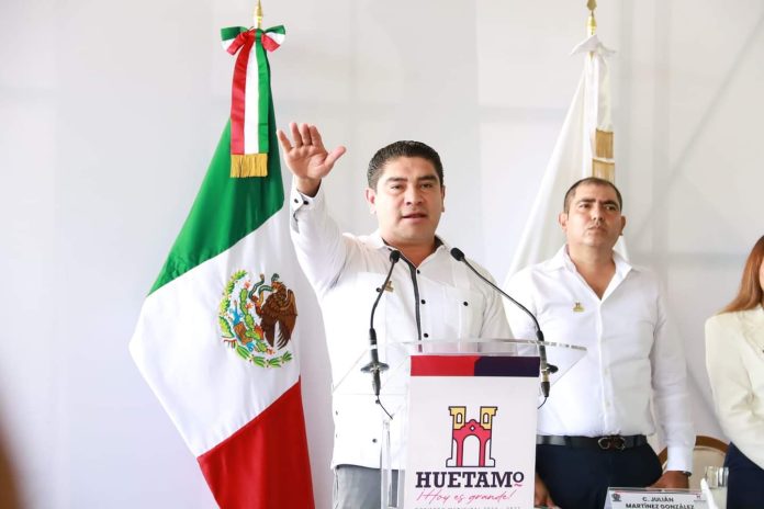 Asegura Pablo Varona más y mejores servicios que propicien ahorro y energía en Huetamo Asegura Pablo Varona más y mejores servicios que propicien ahorro y energía en Huetamo