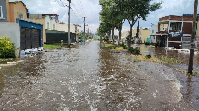 121 familias de Morelia desplazadas de Hacienda Tiníjaro por inundaciones