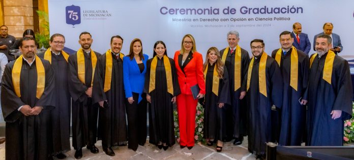 A marcar la diferencia, llama rectora a egresados y egresadas de Maestría en Derecho