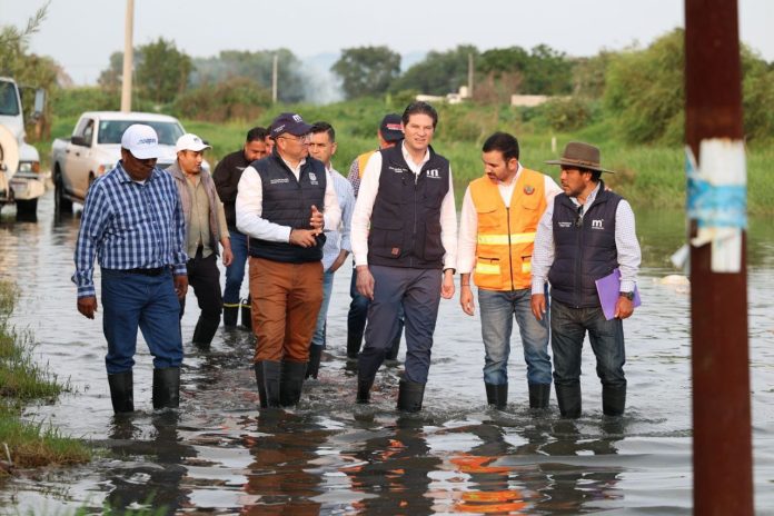 El Presidente Municipal Alfonso Martínez Alcázar, realizó esta tarde un nuevo recorrido de inspección y supervisión a las acciones de apoyo