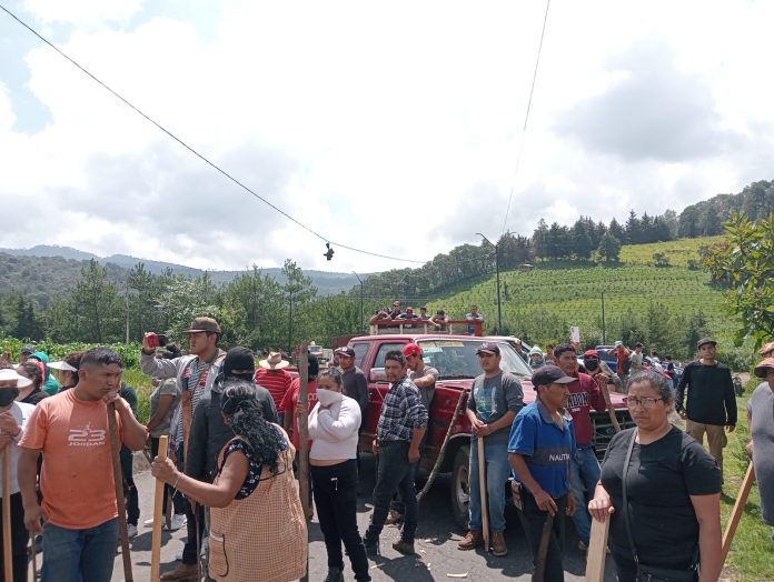 Habitantes de San Miguel del Monte, bloquearon el camino a la tenencia