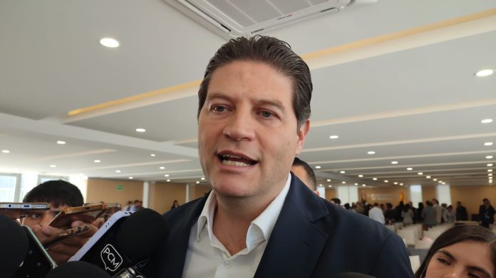 Ratifica Alfonso Martínez a su gabinete, sólo relevó al secretario de Bien Común