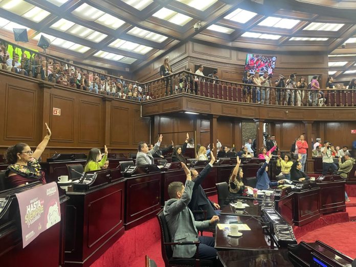 Conforma LXXVI Legislatura de Michoacán 8 grupos parlamentarios, no reconoce a independientes