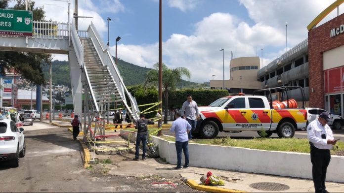 Sin daño estructural, puente peatonal impactado por vehículo en Camelinas: PC Morelia